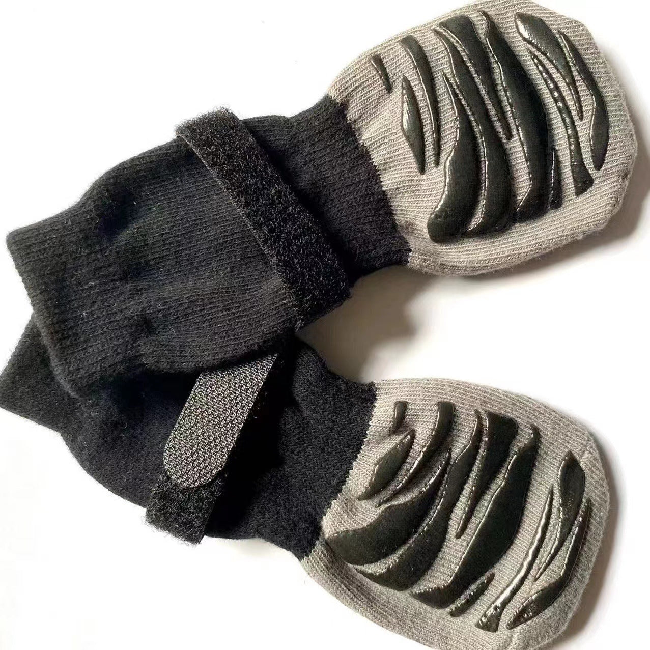 🧦 Calzini impermeabili antiscivolo per cani e gatti – protezione zampe